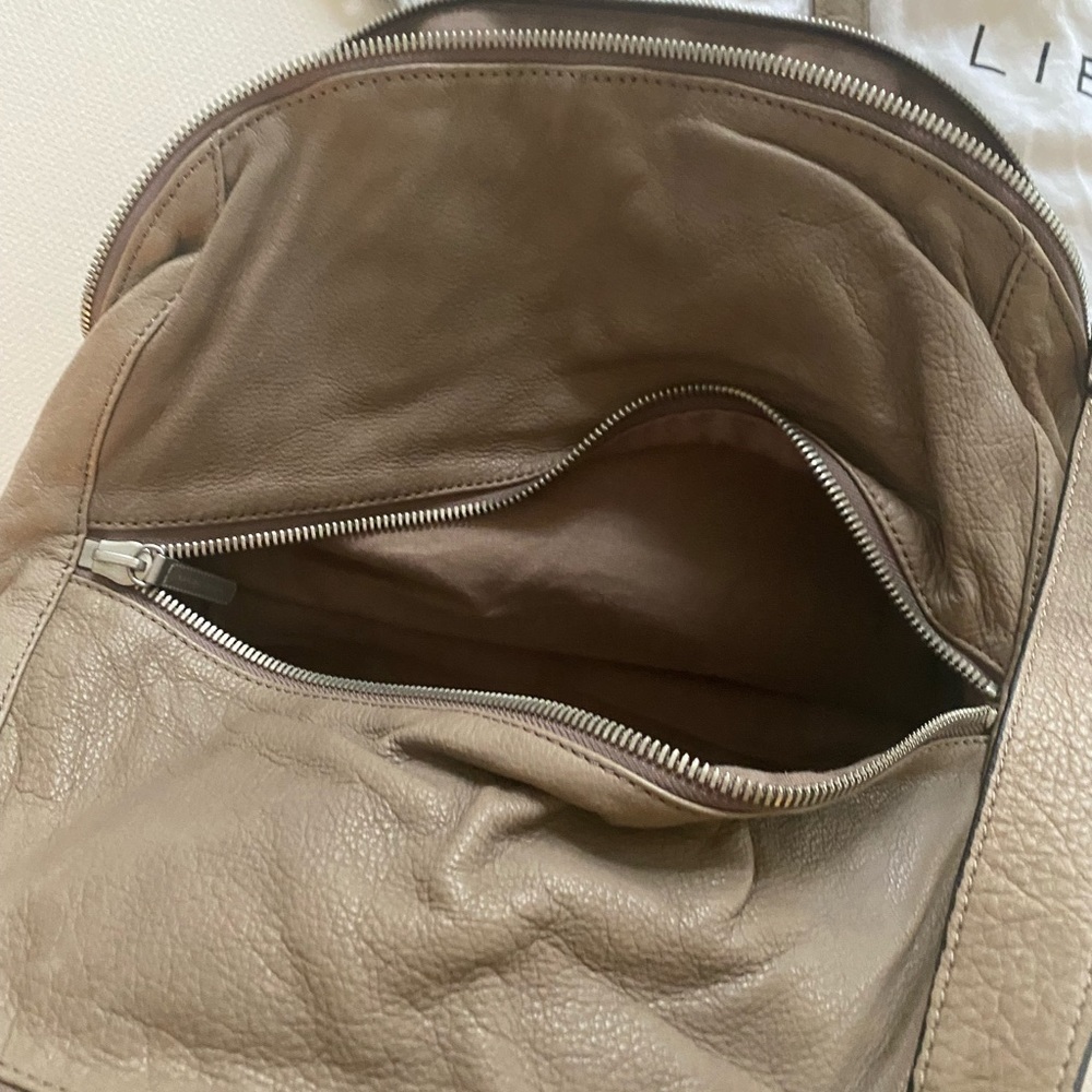 Liebeskind Berlin leather crossbody bag - Picture 5 of 16